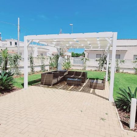 Villa Zizzari A Due Passi Dal Mare Torre Lapillo Buitenkant foto