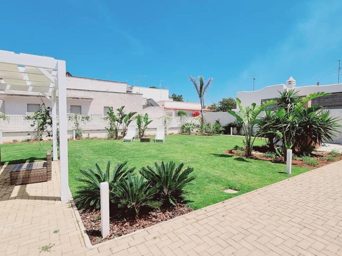Villa Zizzari A Due Passi Dal Mare Torre Lapillo Buitenkant foto