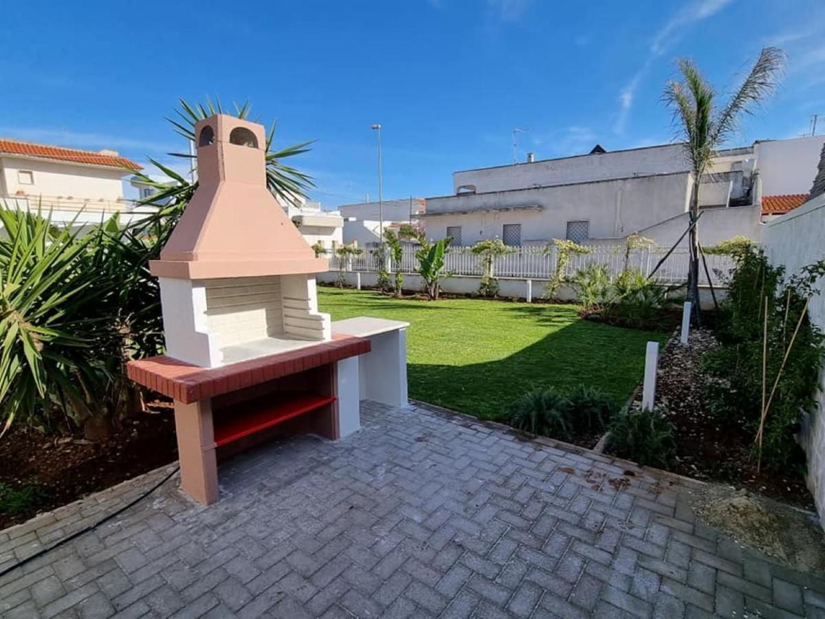 Villa Zizzari A Due Passi Dal Mare Torre Lapillo Buitenkant foto